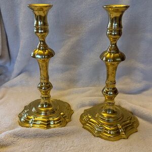 Stunning Colonial Williamsburg Vintage Brass Candlestick Holders